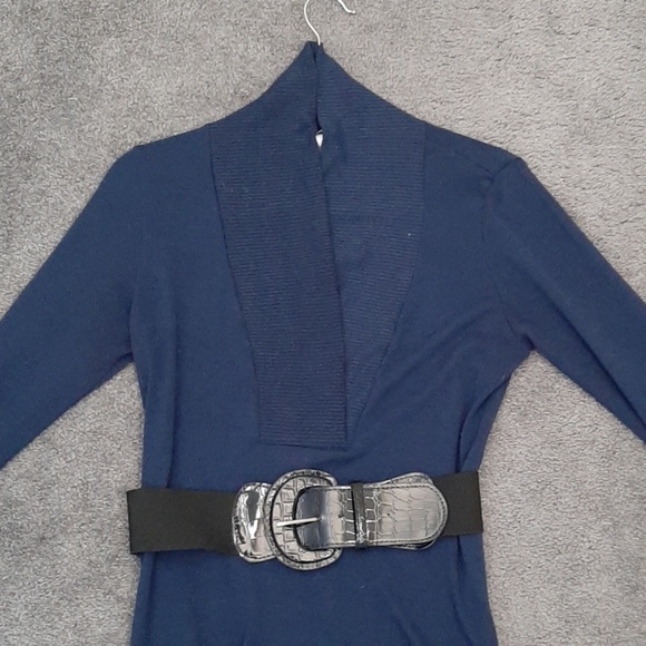 Blue Sweater - Picture 3 of 6